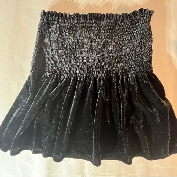 ZARA Black Velvet Strapless Ruched Peplum whimsical Flirty Feminine Top Large - Picture 6 of 9